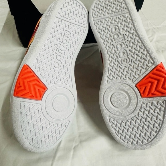 Adidas Kids Sneakers,unisex size 13 .New with box .R14 - Picture 5 of 8